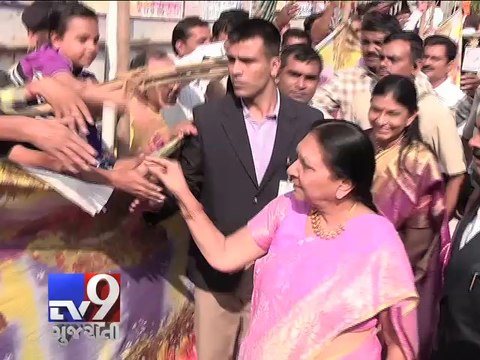 Gujarat CM Anandiben Patel greets people on New Year - Tv9 Gujarati