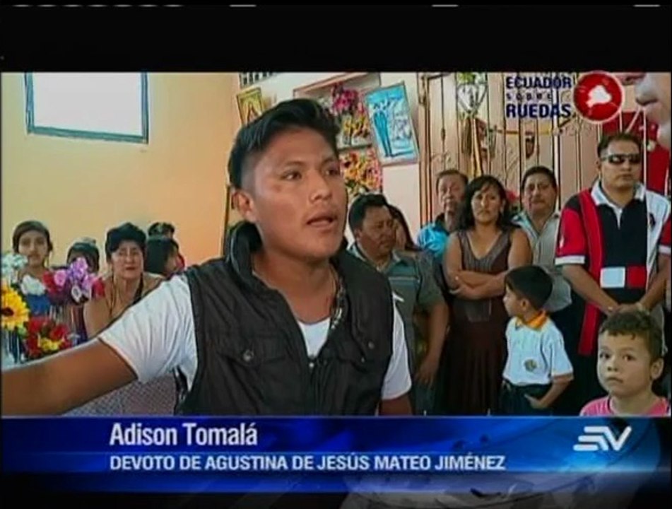 La santa en urna a la que los pobladores de Engunga rezan