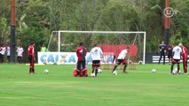 Canteros tira onda e mostra pontaria afiada no treino do Fla