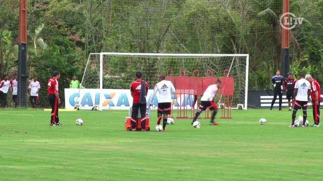 Canteros tira onda e mostra pontaria afiada no treino do Fla