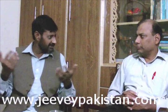 Famous Poet, Anchor, Columnist Mirza Arif Naeem Professor at Govt. Post Graduate College Mandi Baha ud din talking with Naveed Farooqi Editor of Jeevey Pakistan about his life. (Part 2)