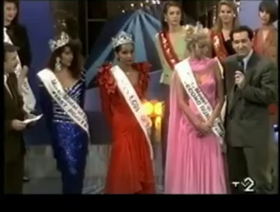 Michael Halphie Co-Hosts Best Model of the Year TRT 1989 Live