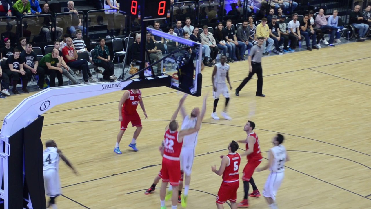 Hamburg Towers Michael Wenzl gegen die Giants