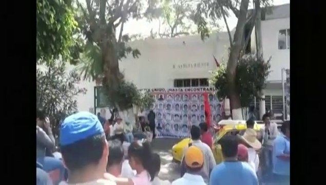 Nouvelles manifestations au Mexique pour réclamer le retour des étudiants disparus