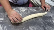 Façonnage d'une baguette tradition française