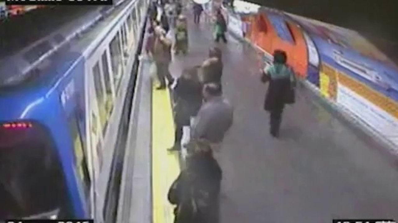 Woman falls on Madrid's Metro track