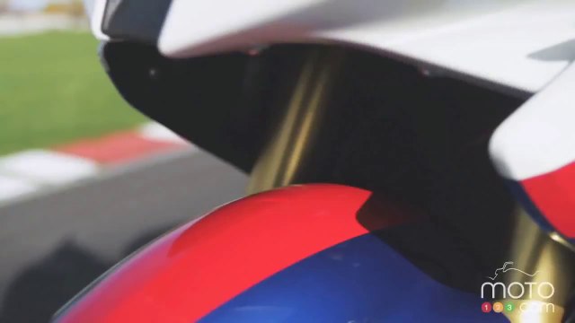 Kawasaki ZX-10R ABS - BMW S1000RR - Araba Tutkum