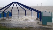 Hoog water: Dijk in Delfzijl - RTV Noord