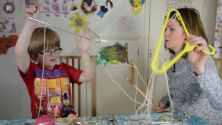 Musical coat hangers - Science with children - ExpeRimental #8