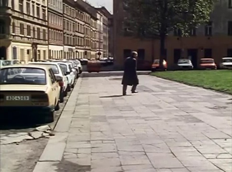 Echangeriez-vous votre voiture contre deux Trabant _ Bande Annonce