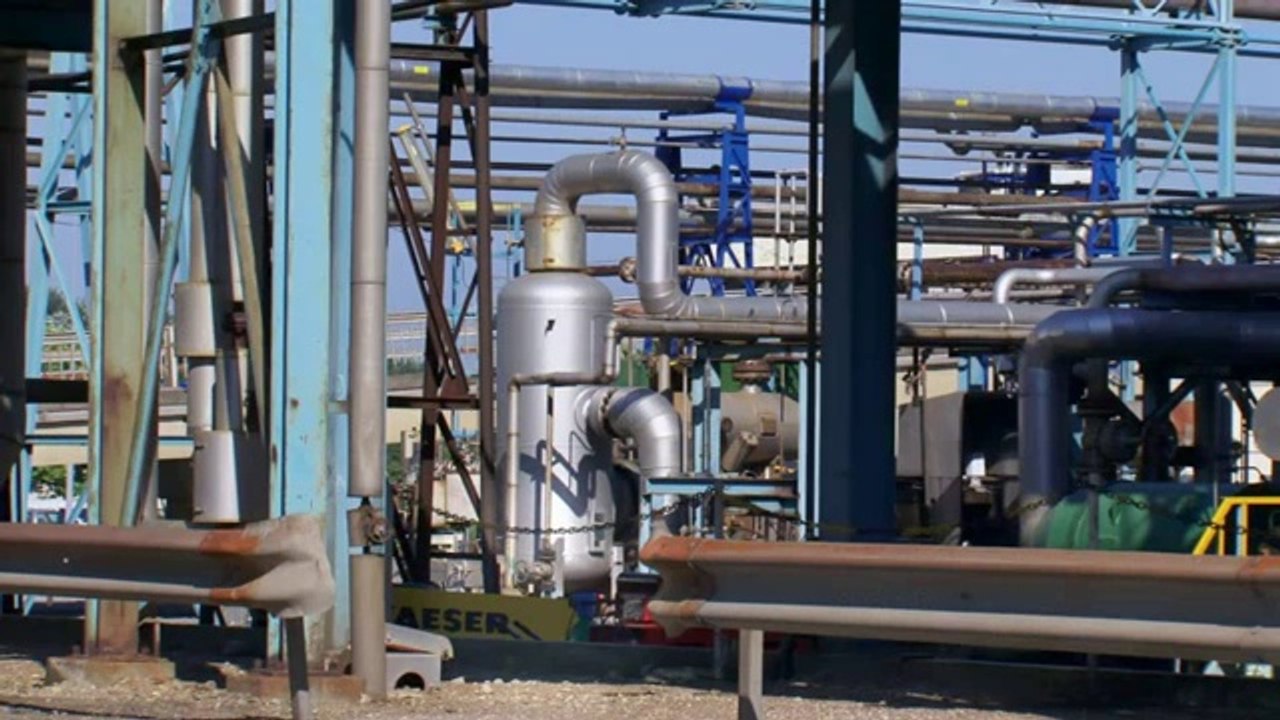 Bleu Pétrole Bande Annonce