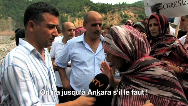 Polluting Paradise Bande Annonce (Documentaire - 2013)