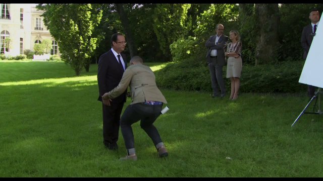 LE POUVOIR Extrait du Film # 1 (Documentaire sur Francois Hollande)