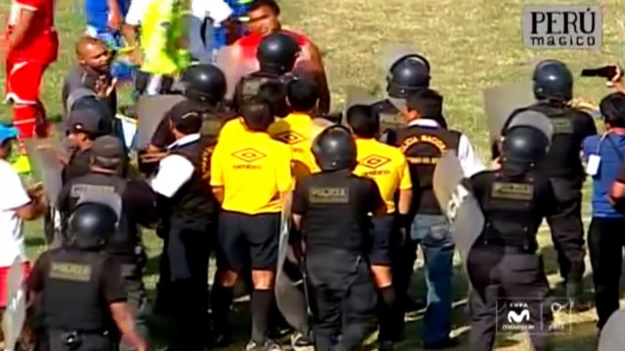 Angry San Simon staff member punches referee