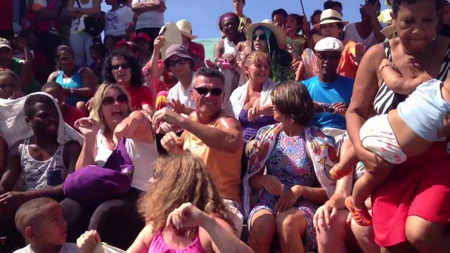 Voyages de salsa et Carnaval à Cuba.A'l'aquarium ça danse la salsa juillet 2014