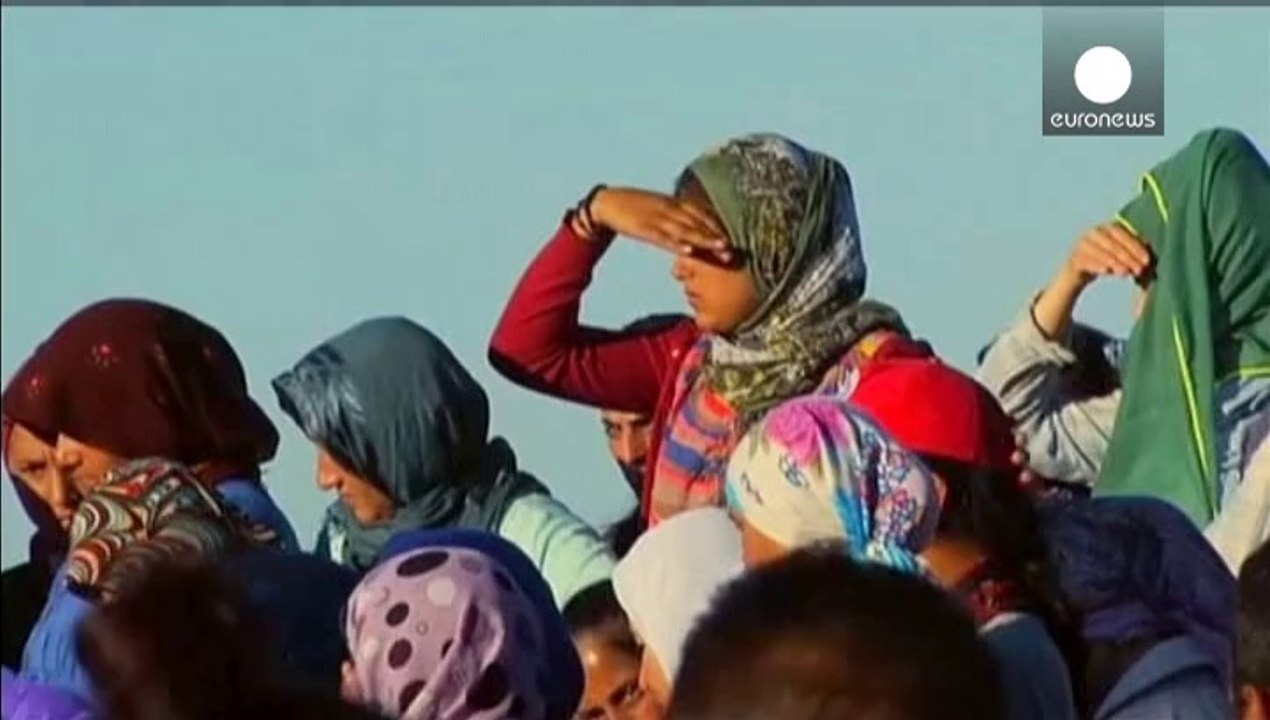 Kurdish fighters in Kobani await reinforcements