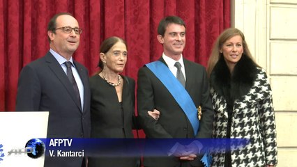 Manuel Valls décoré par François Hollande