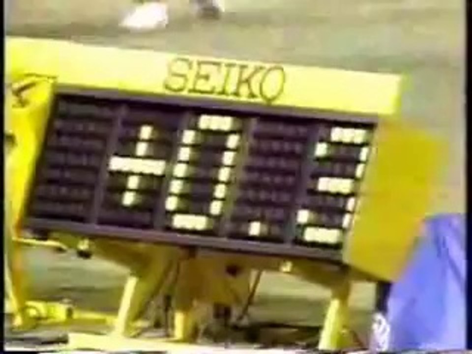 Michael Powell : World Record Long Jump of 8.95 metres