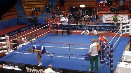 Vexé d'avoir perdu, le boxeur Vido Loncar attaque l’arbitre