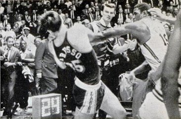 Quand Willis Reed écopait de 50$ d'amende pour s'être battu avec toute l'équipe des Lakers