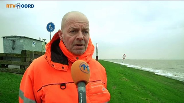 Opkomend water bij Delfzijl trekt veel bekijks - RTV Noord