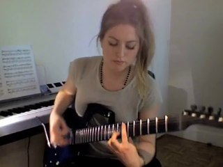 Elektrosuyla Kendine Aşık Eden Kız