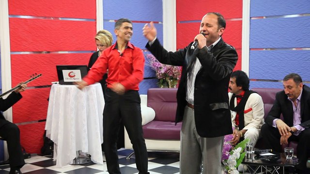 Ağrılı sanatçı Mehmet Eroğlu Agrı Dagın Eteginde