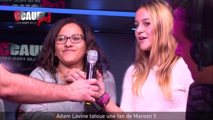 Adam Levine tatoue une fan de Maroon 5 - C'Cauet sur NRJ