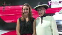 Vidéo : Geneviève De Fontenay : elle flashe sur une hôtesse et lui propose de participer à l'élection de Miss Paris !