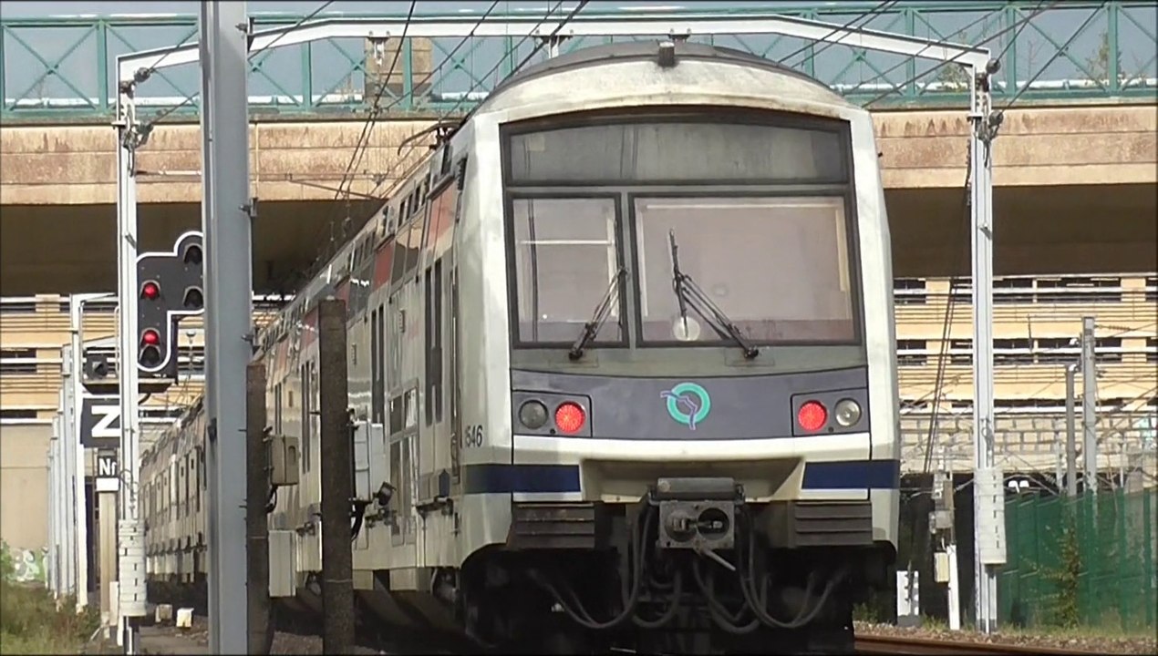 MI2N : Arrivée à la gare de Marne La Vallée Chessy sur la ligne A du RER