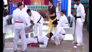 Sahir Lodhi on the bed of nails in Subah Saverey Samaa Kay Saath