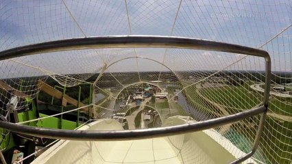 Caméra embarquée dans le toboggan aquatique le plus rapide du monde