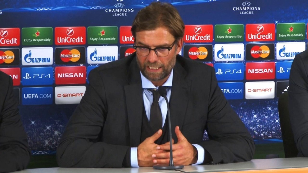 Klopp: Drei Innenverteidiger 'nun häufiger'