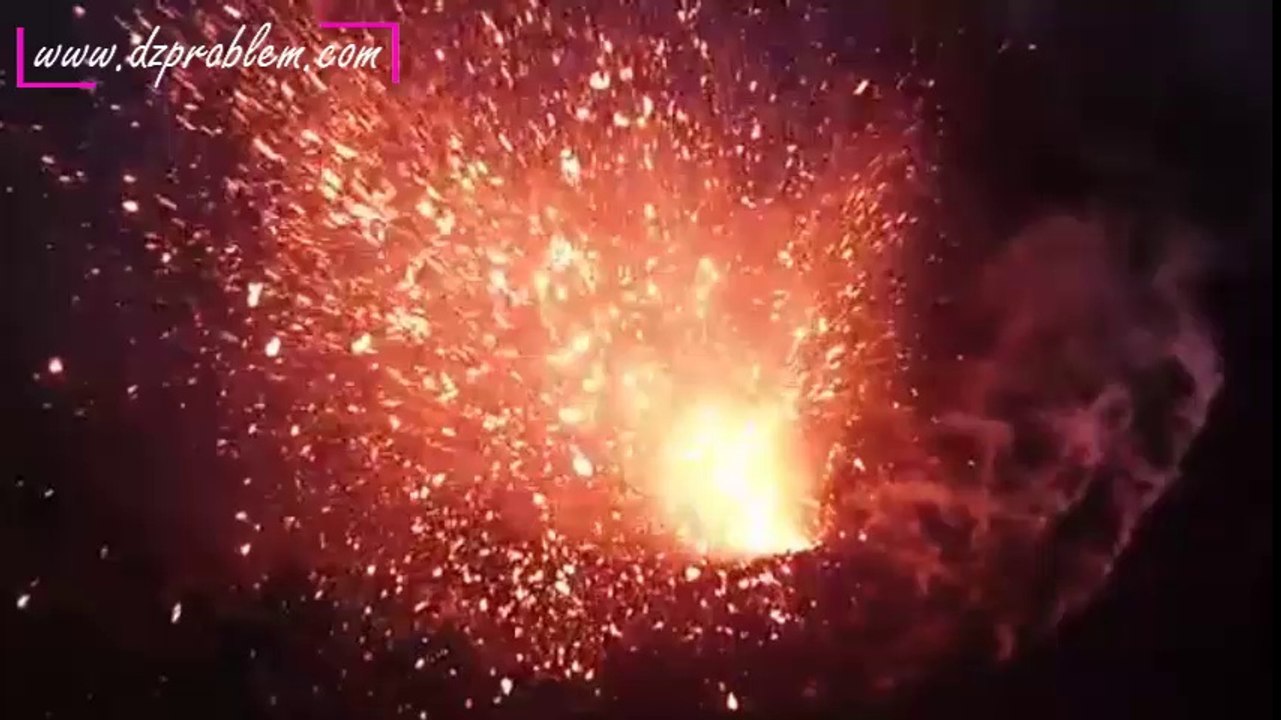 Volcan en éruption filmé par un drone