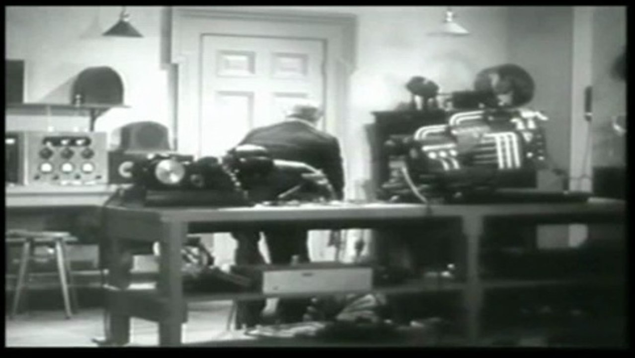 Mandrake the Magician Chapter 6: The Fatal Crash - ComicWeb Serial Cliffhanger Theater