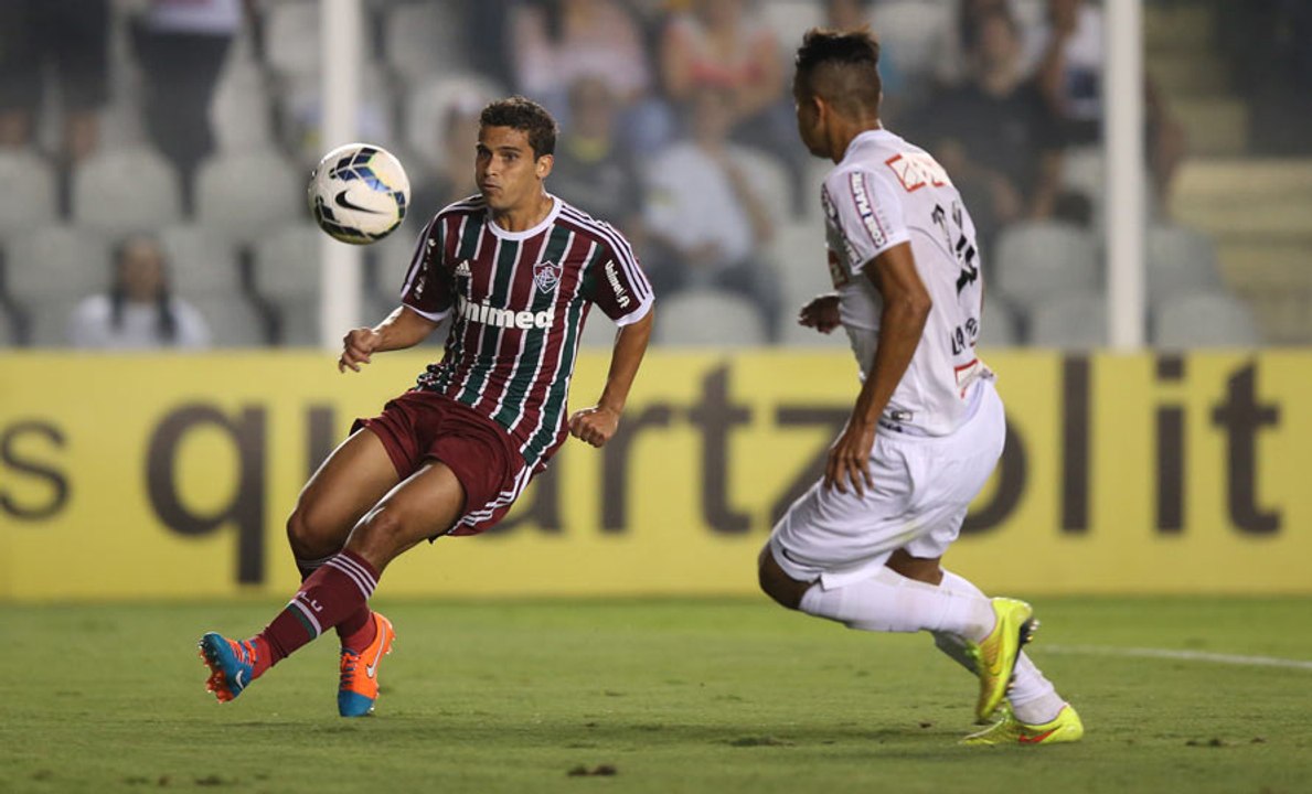 Fluminense derrota Santos na Vila e continua na luta pelo G4