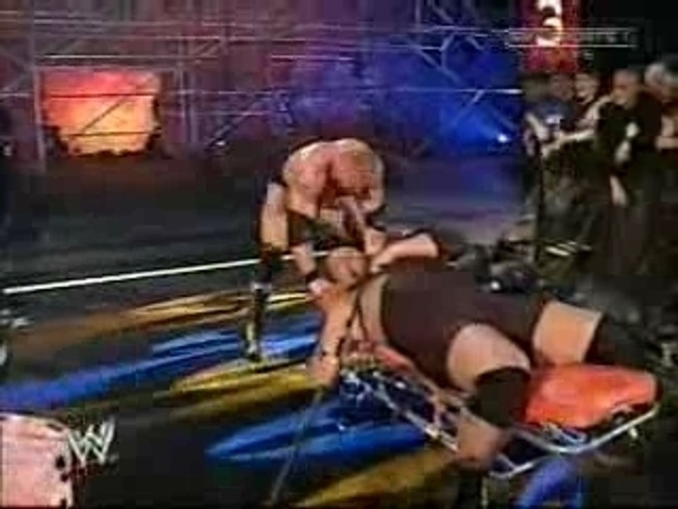 Judgment.Day.2003 - Lesnar Vs Big Show - Strecher.Match