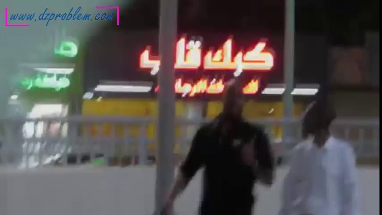 Bataille d'oreiller avec des inconnus en Arabie Saoudite