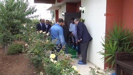 Avukat ve Eşi Villalarında Bıçaklanarak Öldürüldü