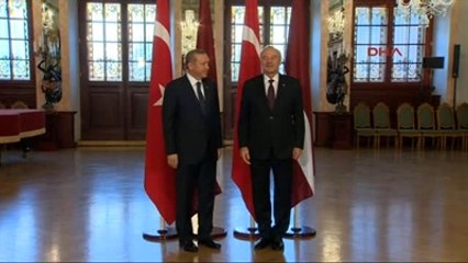 Cumhurbaşkanı Erdoğan, Letonya'da Şeref Defterini İmzaladı