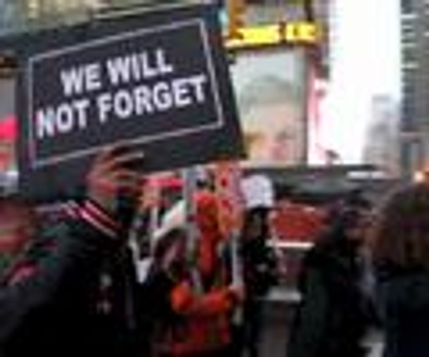 ABD'de polis protesto edildi