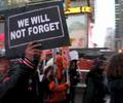 ABD'de polis protesto edildi