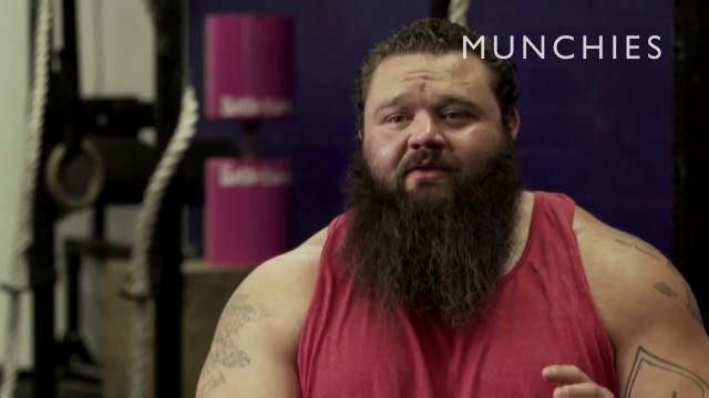 Régime alimentaire de l'homme le plus fort du monde : 20.000 Kcal par jour!