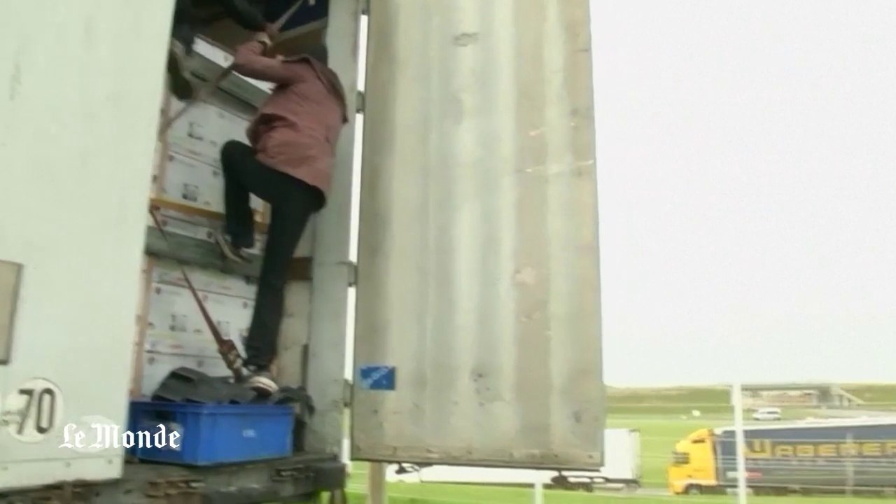 A Calais, des migrants tentent « le tout pour le tout » pour passer en Angleterre