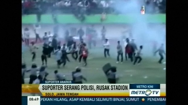 Un match de foot dégénère en bagarre générale en Indonésie