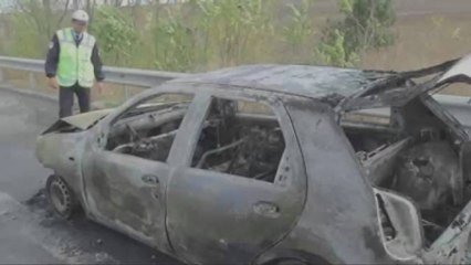 Alev Alan Otomobil 10 Dakikada Kül Oldu