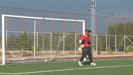 Suriyeli Milli Futbolcu Türkiye'de Amatör Oldu
