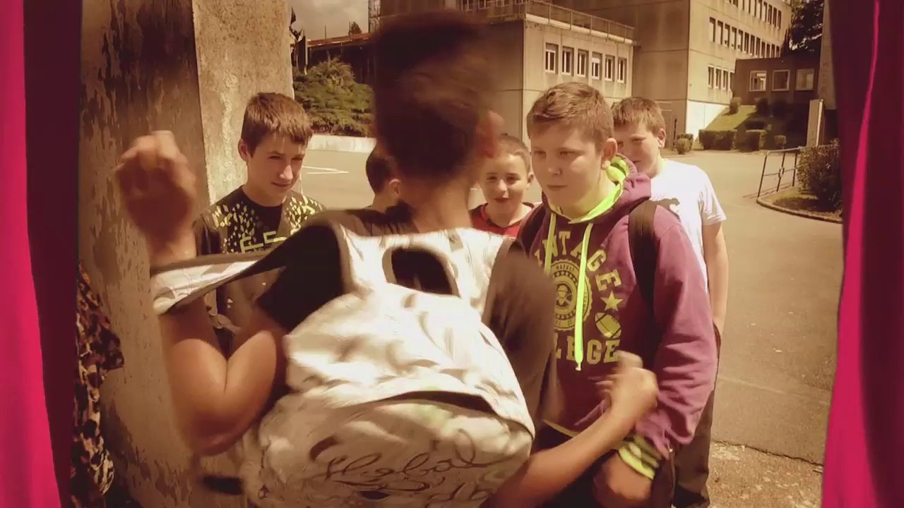 L'enfer... il est dans ma classe - Baston