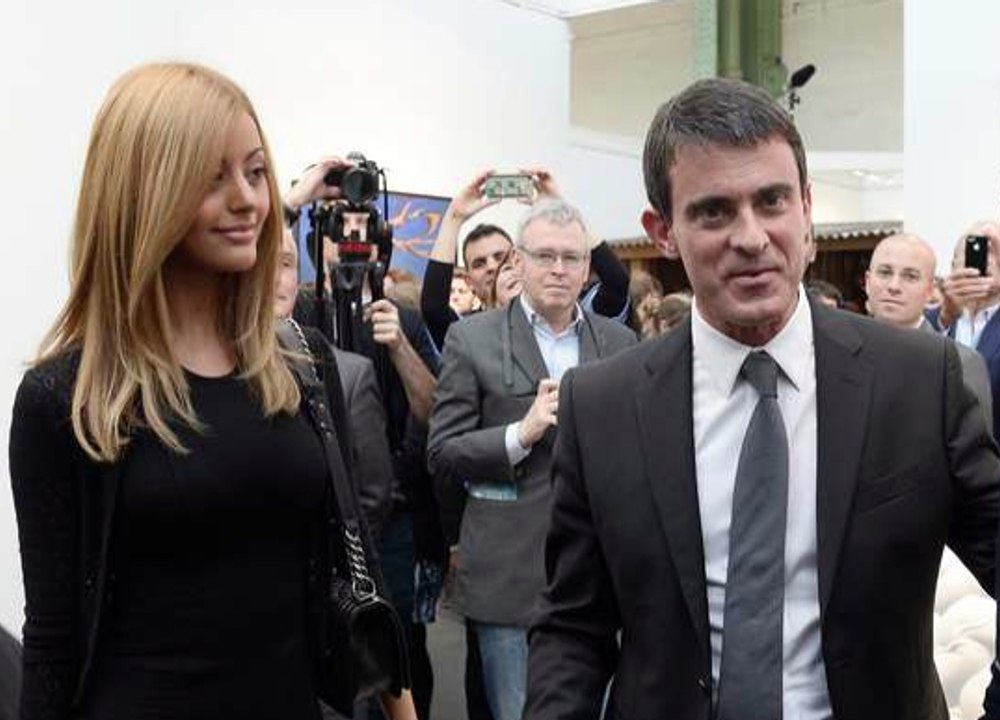 Quand Manuel Valls rencontre Zahia à la Fiac - ZAPPING ACTU DU 23/10/2014