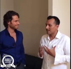 Sebastian Rulli y su sonrisa esperando las preguntas de M.Blanco #Colima
